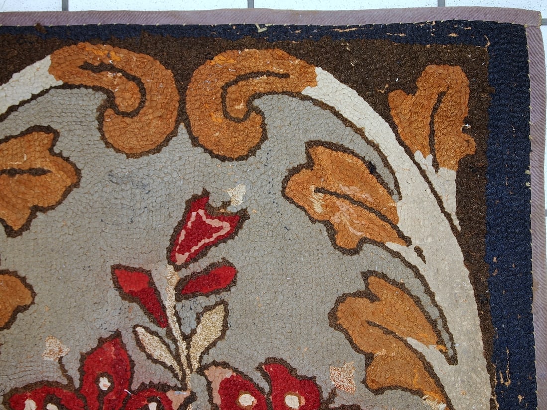 Handmade antique American Hooked rug 2.4' x 4.1' (75cm x 127cm) 1900s - 2