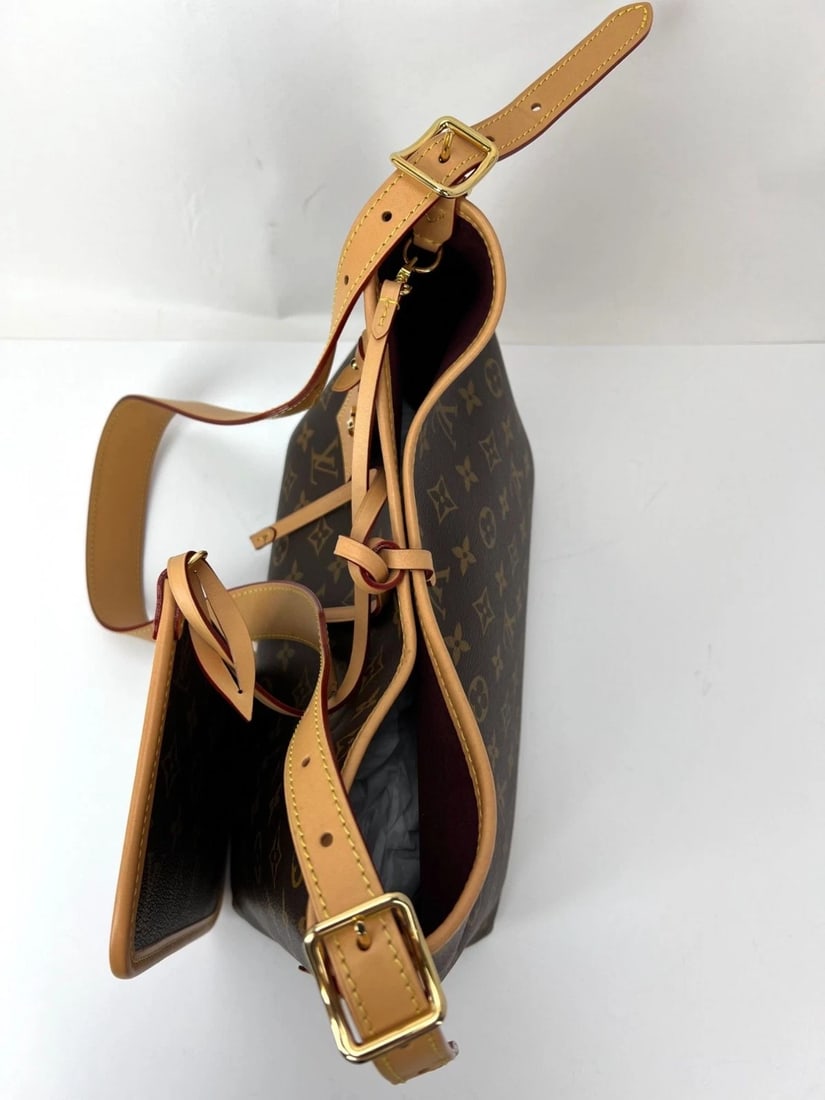 Louis Vuitton Carryall PM Monogram Shoulder Bag - 12
