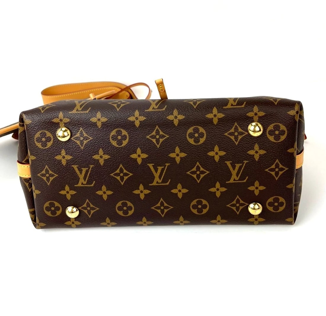 Louis Vuitton Carryall PM Monogram Shoulder Bag - 4