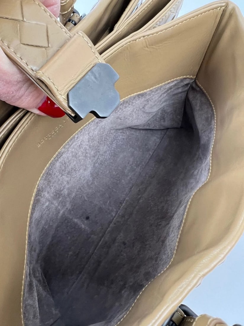 Bottega Veneta Roma Intrecciato Nappa Taupe Shoulder Bag - 8