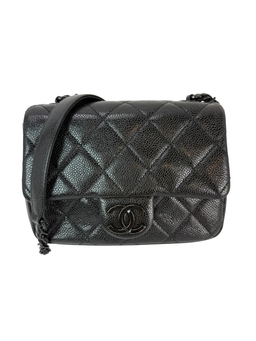 Chanel Caviar Quilted Incocognito Mini Square Black Flap Bag: Title: Chanel Caviar Quilted Incocognito Mini Square Black Flap Bag Description: "Pre-Owned 100% Authentic Chanel Caviar Quilted Incocognito Mini Square Black Flap Bag RATING: A/B...Very Good, well ma