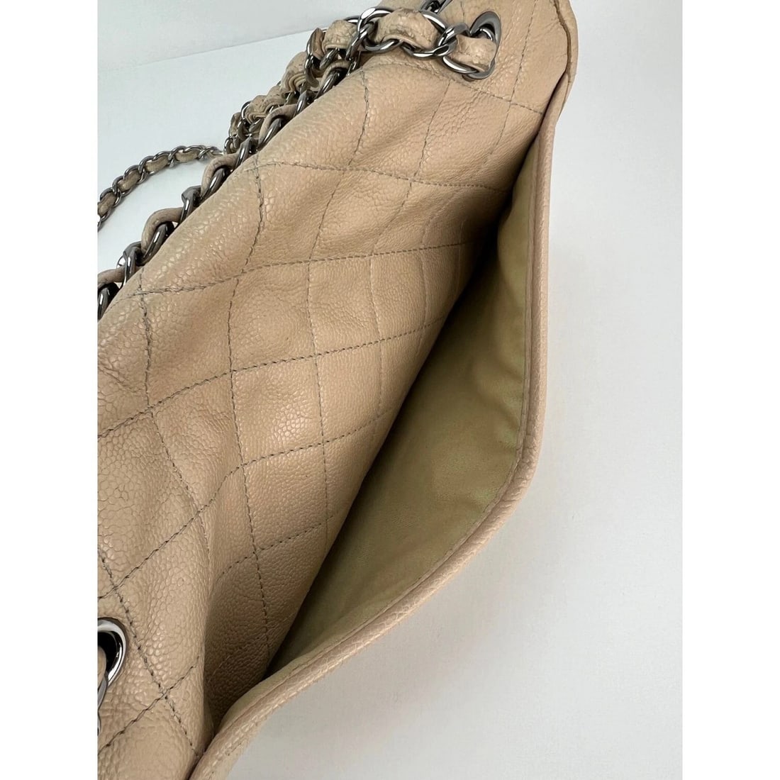 Chanel Grained leather Medium Natural Beauty Beige Flap Bag - 17