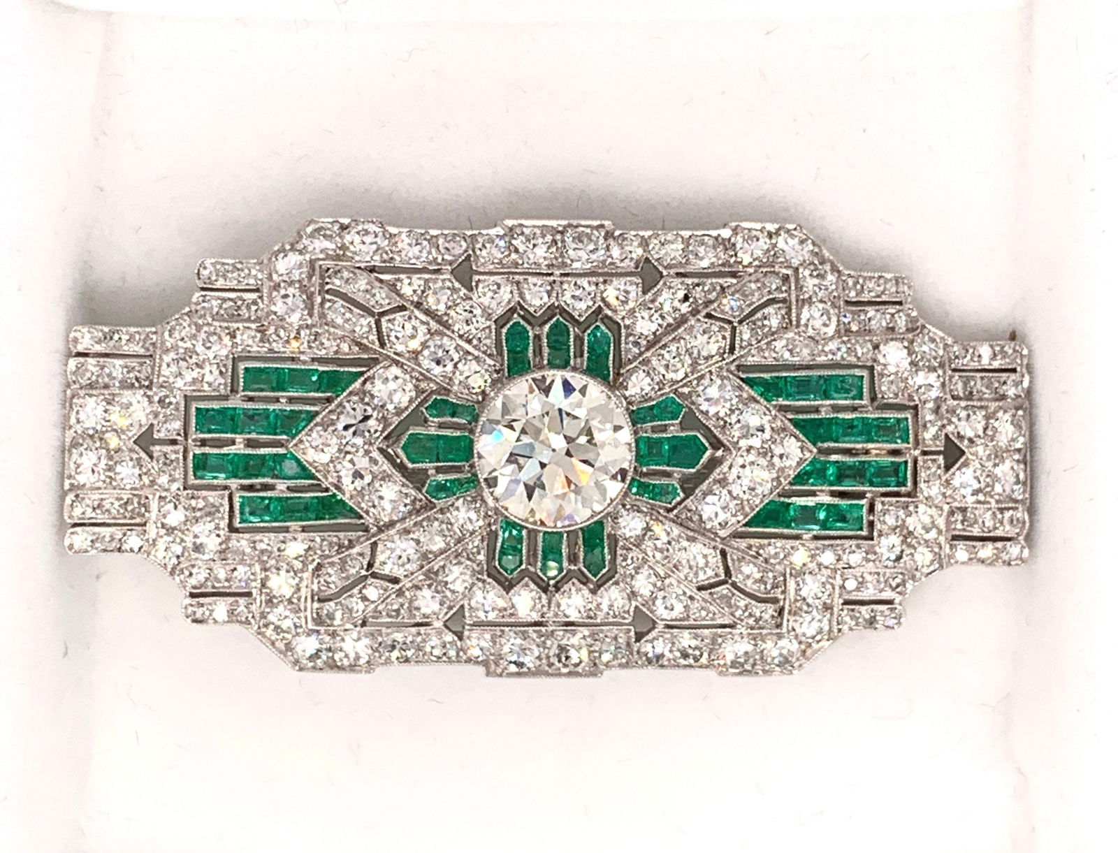 Antique Art Deco Platinum Brooch: Diamond & Emerald Pin - 3
