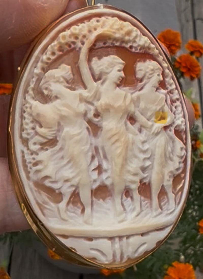18k gold cameo of The Three Graces - 4