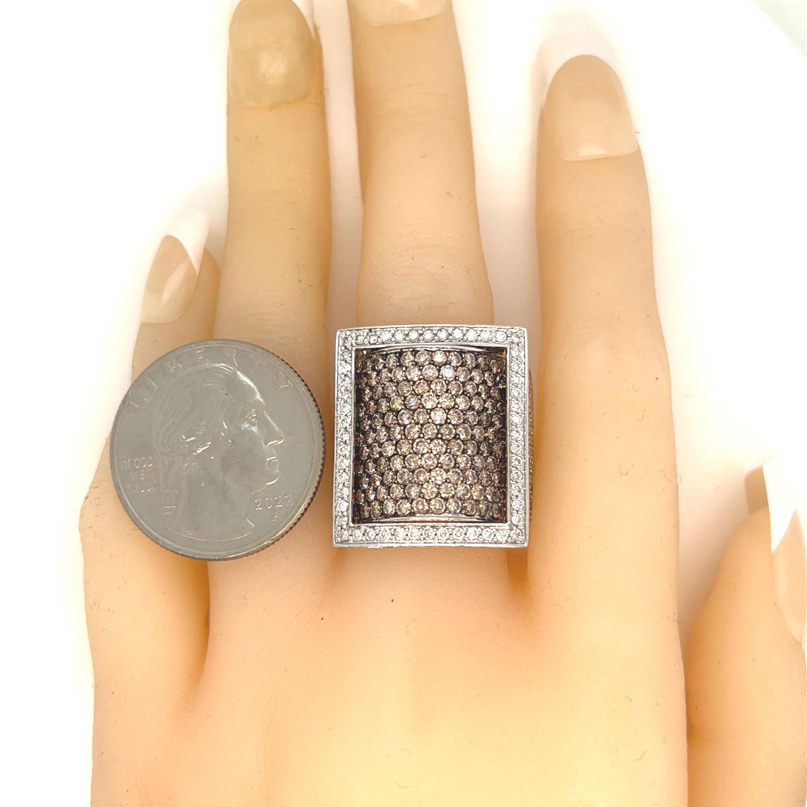 Diamond 18kt Rectangular Cluster Ring With White and Champagne Natural Diamonds - 8