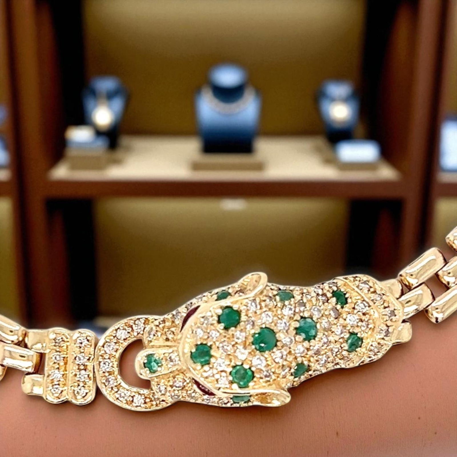 Vintage 14k emerald diamond Panther Bracelet - 2