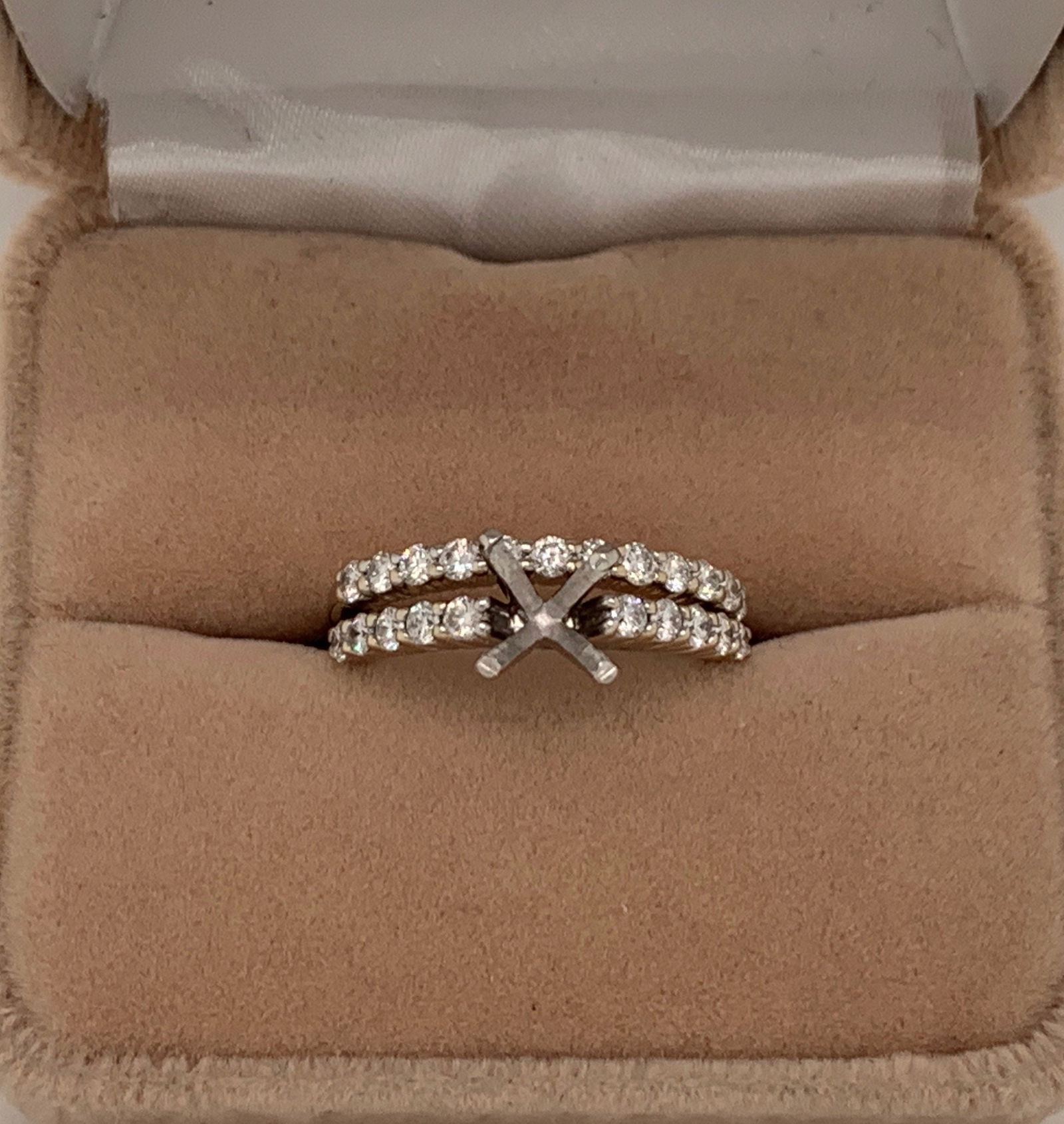 18k White Gold Diamond Bridal Set mounting - 5