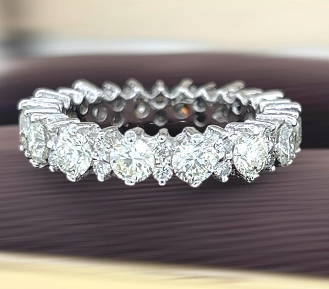 Platinum diamond eternity wedding band ring: Title: Platinum diamond eternity wedding band ringDescription: Platinum diamond wedding band ring with 3 carats of natural diamonds J vs2/si1 : Item details Highlights Vintage 