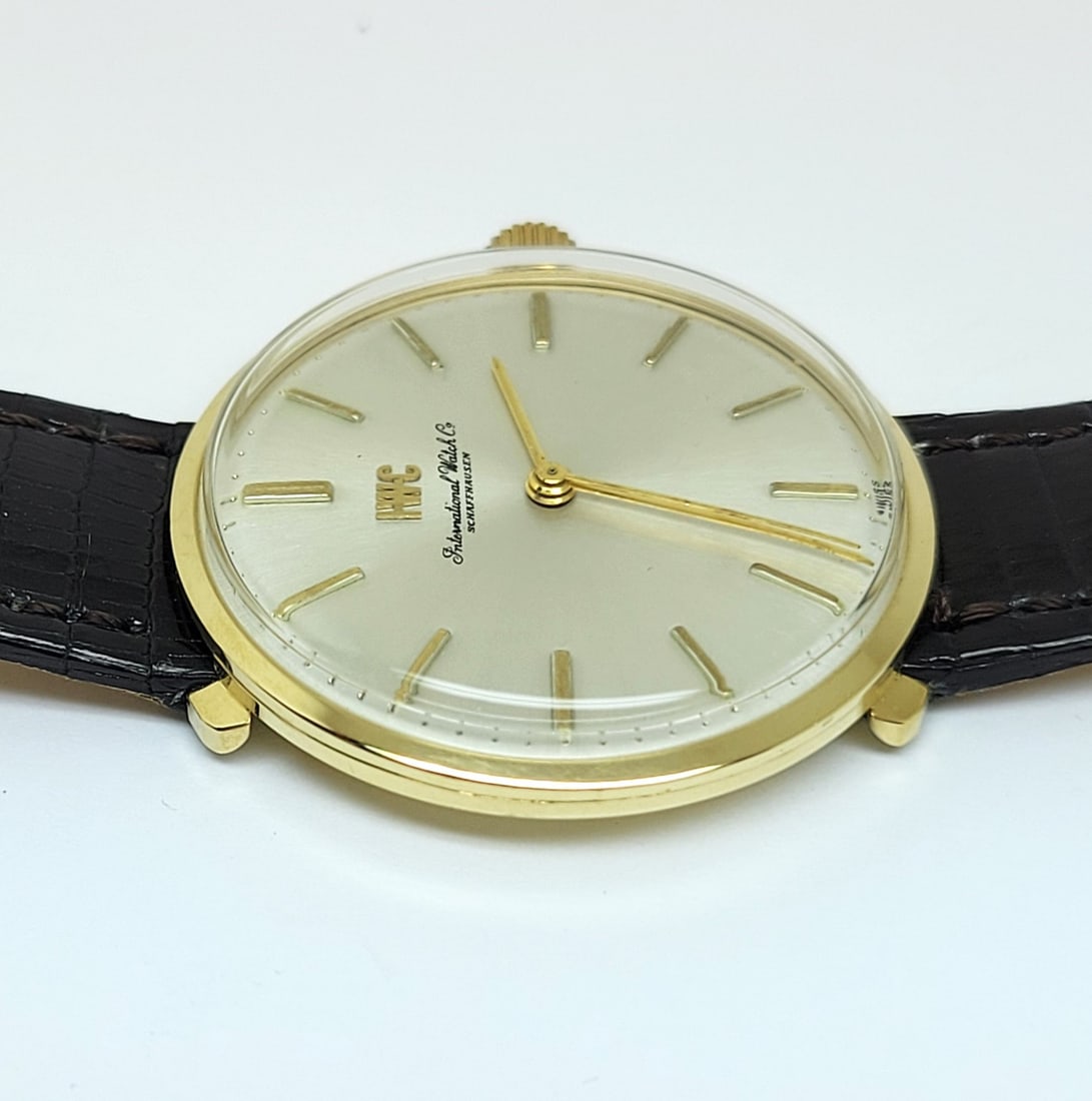 Vintage 18k Gold IWC SHAFFHAUSEN Winding Watch Ref 2401 c.1974 Cal 403 EXLNT - 7