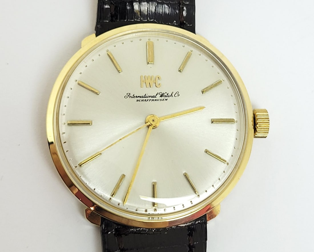 Vintage 18k Gold IWC SHAFFHAUSEN Winding Watch Ref 2401 c.1974 Cal 403 EXLNT - 8