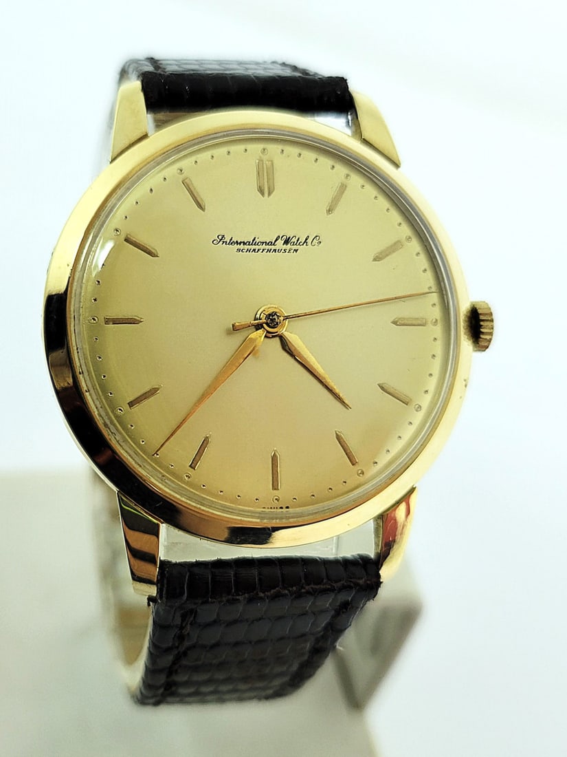 Vintage 18k Yellow Gold IWC SHAFFHAUSEN Winding Watch 1950s Cal 89 EXCELLENT: Vintage 18k Yellow Gold IWC SHAFFHAUSEN Winding Watch 1950s Cal 89 EXLNT* SERVICED This Men's IWC watch is Swiss-made. Great present for yourself or someone you love, as well as for vintage collectors