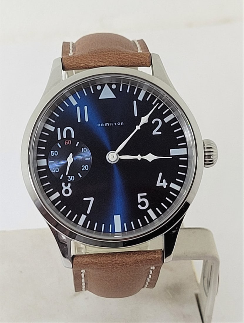 Mens S/Steel High Grade HAMILTON Winding Watch Cal 917 Re-Cased* Navy Dial: Vintage Mens S/Steel High Grade HAMILTON Winding Watch Cal 917 Re-Cased-Marriage* Navy Dial* EXLNT* SERVICED ​​​ This Men's Hamilton watch is USA made Great present for yourself