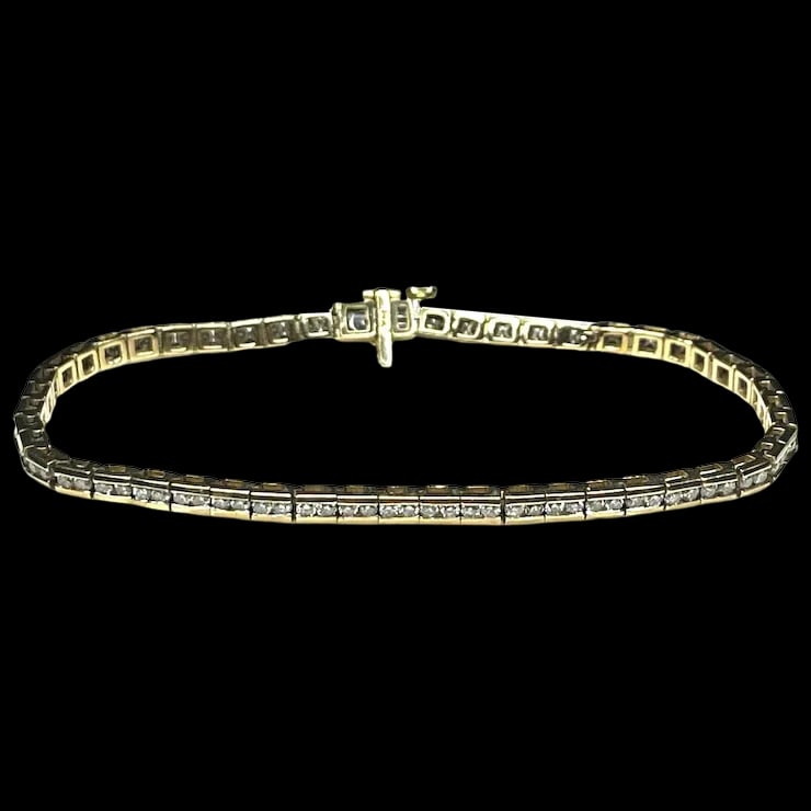 Estate 14k Yellow Gold 2 Carat Diamond Tennis Bracelet: Title: Estate 14k Yellow Gold 2 Carat Diamond Tennis Bracelet Description: Estate 14k Yellow Gold 2 Carat Diamond Tennis BraceletHallmarked: 14kApprox. 2 Carats Total Weight (Approx. 101