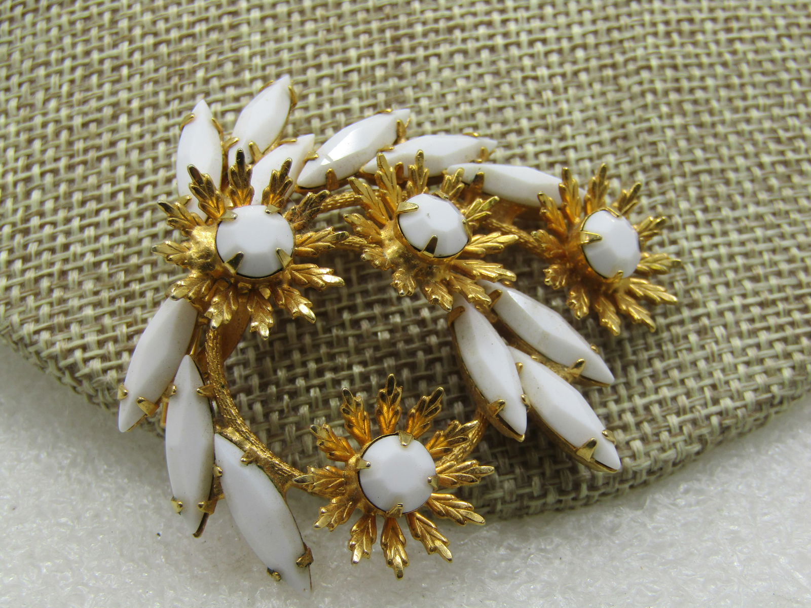 Vintage White Rhinestone Floral Brooch, 2", 1940's-1960's - 2