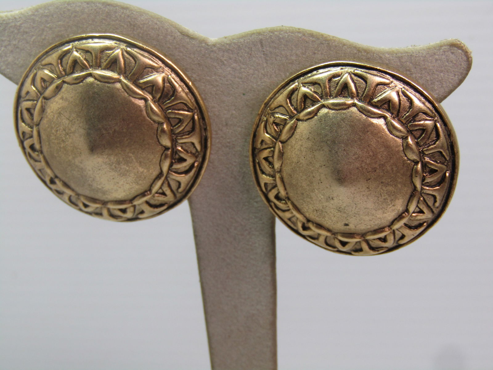 Vintage Domed Clip Earrings, Signed Lazuli, Gold Tone, 1980's - 3