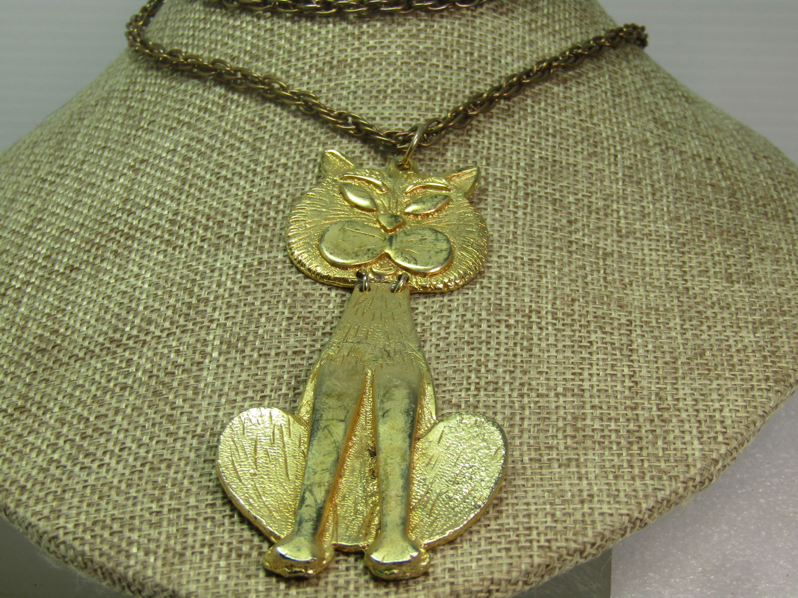 Vintage Sitting Cat Necklace, 22", Tall Cat, Gold Tone, 1960's - 2