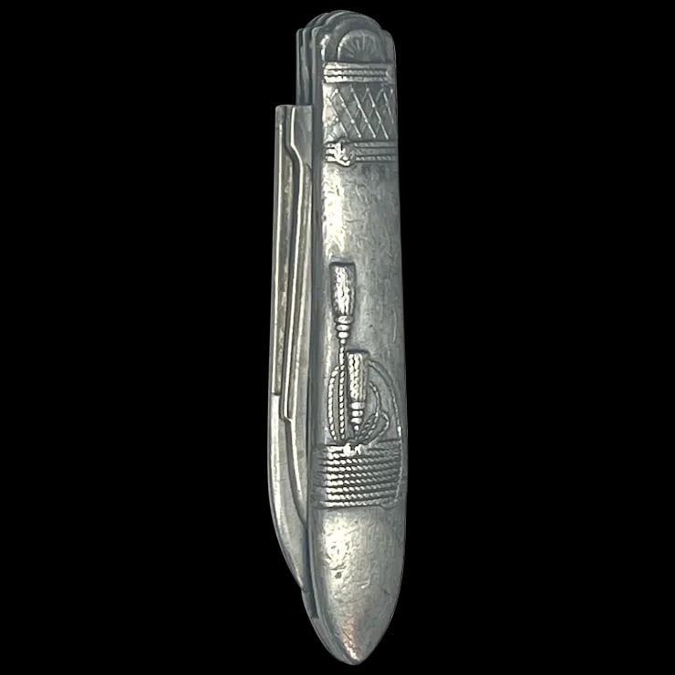 Vintage Derby Silver Co Sterling Pocket Knife: Title: Vintage Derby Silver Co Sterling Pocket Knife Description: Vintage Derby Silver Co Sterling Pocket KnifeHallmarked Sterling Signed Derby Silver Co Weighs 40 gramsMeasures Approx. 2.75 x .75 inc