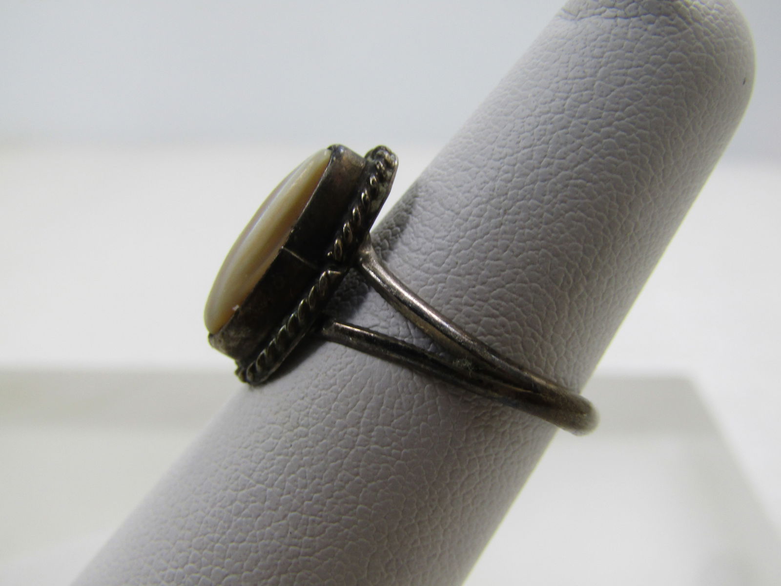 Vintage Sterling Southwestern Mother-of-Pearl Ring, Size 6, 1960's-1970's - 2