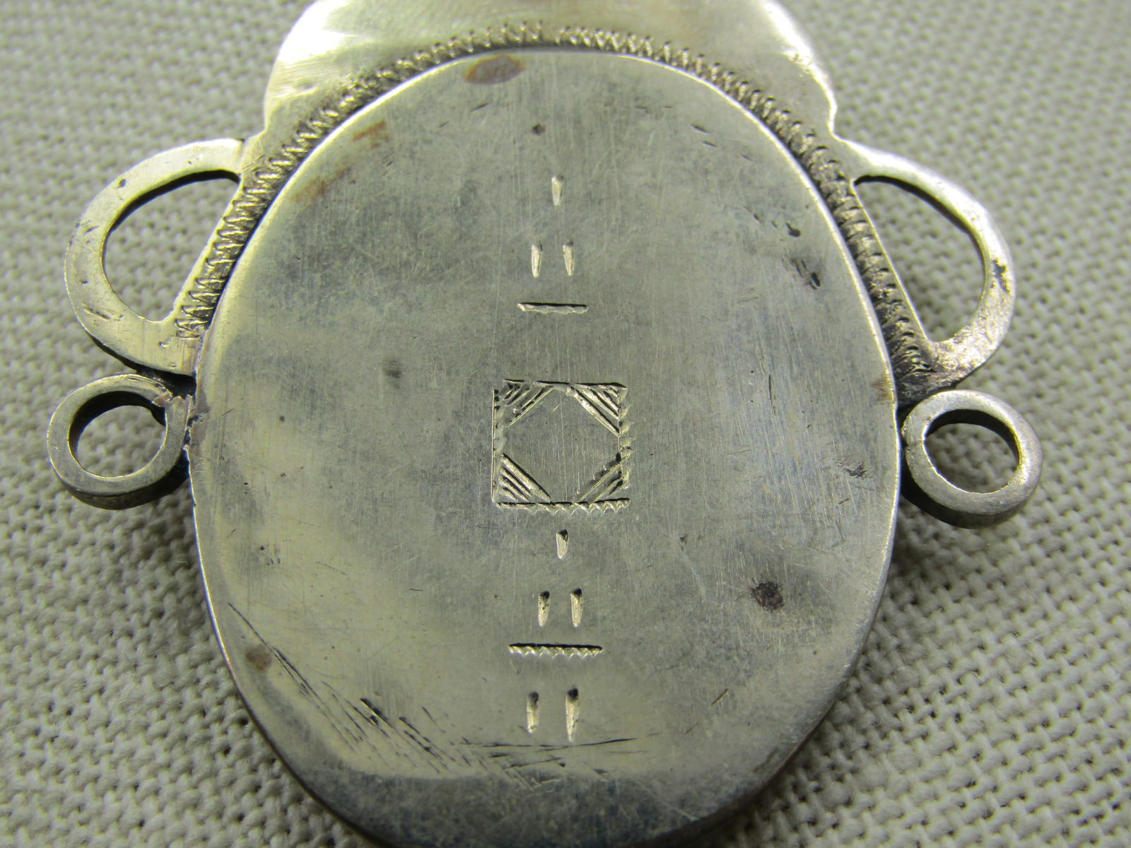 Vintage Mid-Eastern Themed Necklace, Etched Pendant, Black Beaded 18" - 5