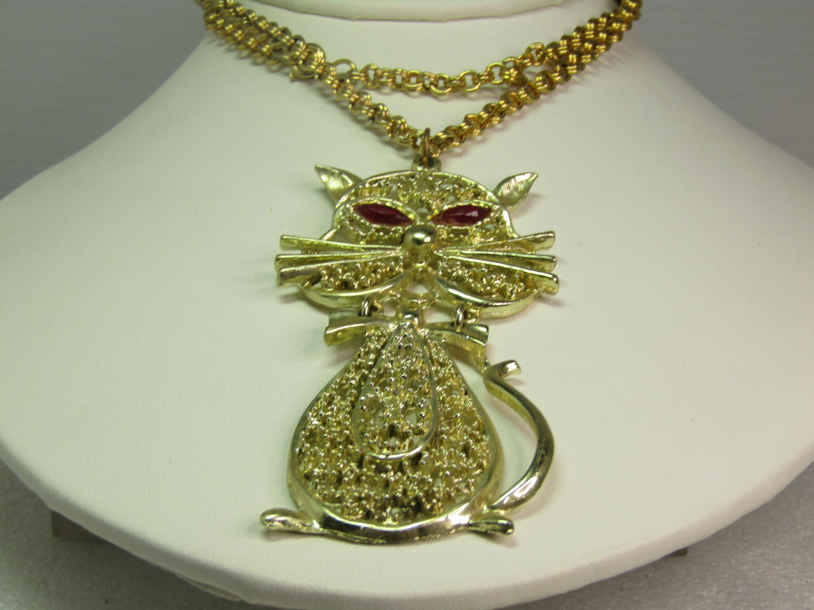 Vintage Tall Cat Necklace, Rhinestone Eyes, 24" Gold Tone, 1960's - 3