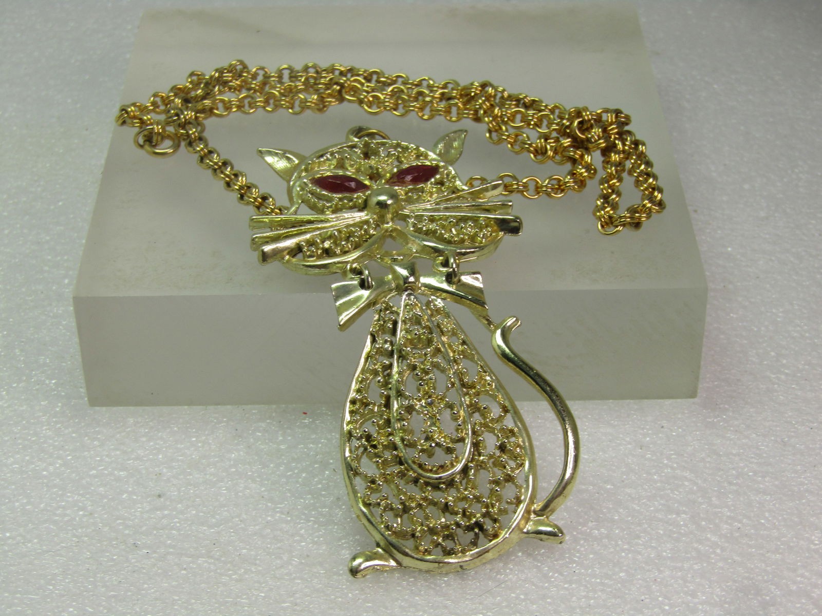 Vintage Tall Cat Necklace, Rhinestone Eyes, 24" Gold Tone, 1960's - 5