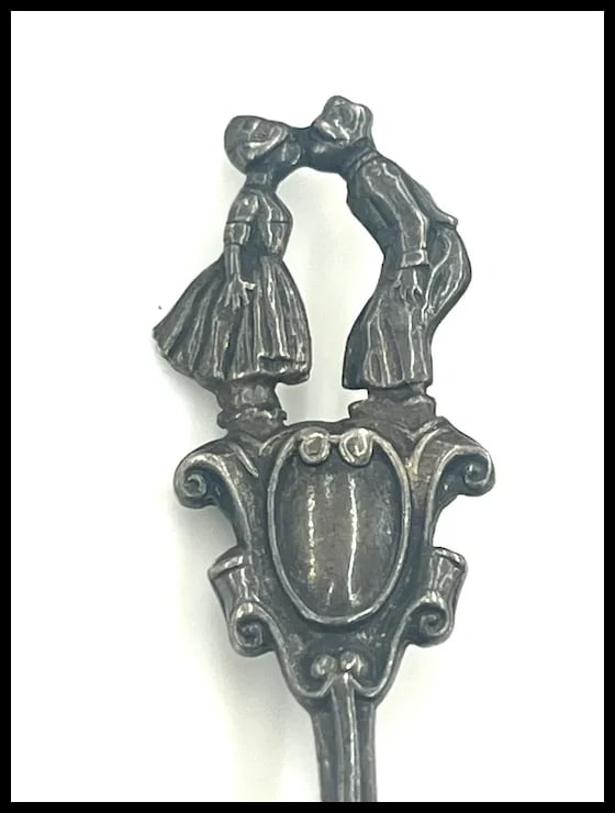 Vintage Sterling Silver Kissing Couple Spoon Brooch/Pin - 6