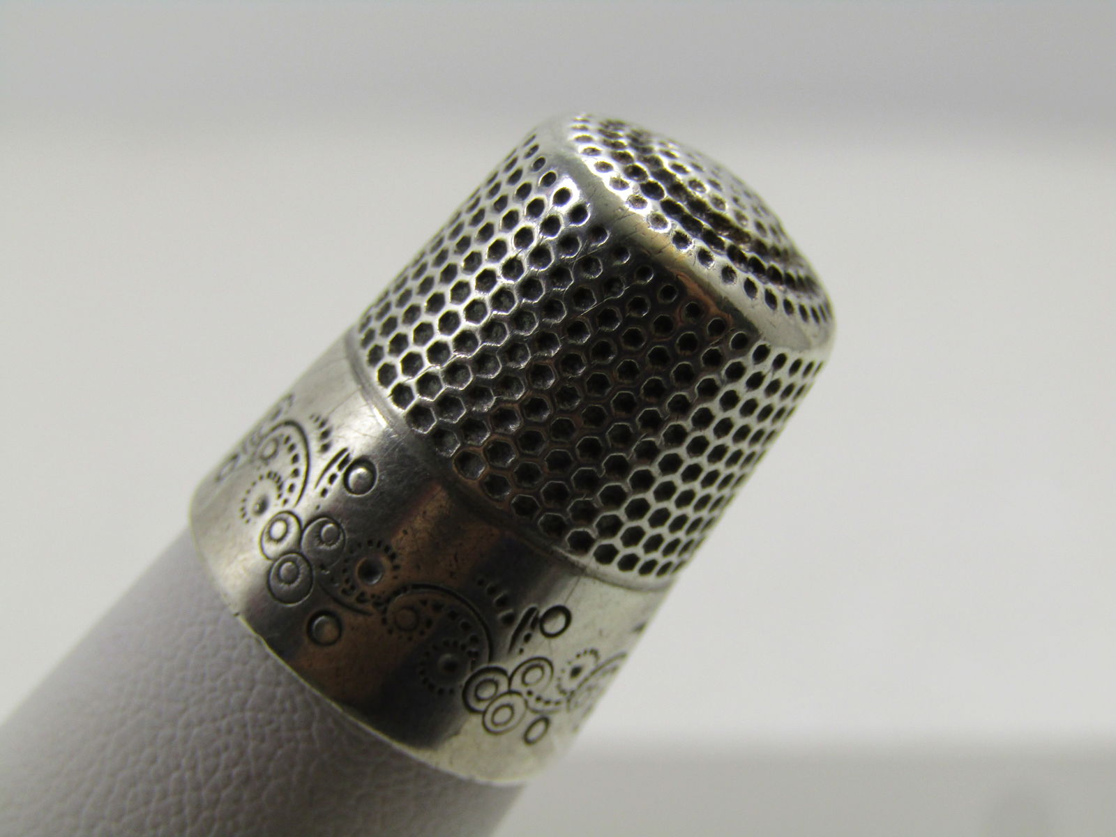 Vintage Sterling Thimble, Sz. 9, Pre Mid-Century - 2