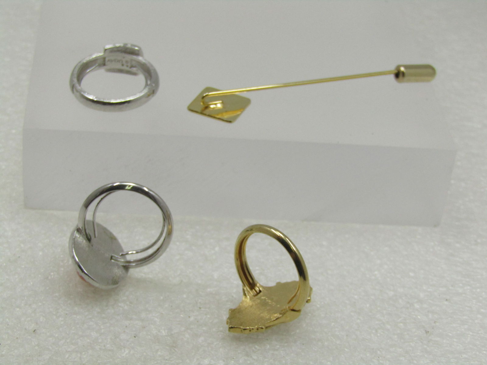Vintage Avon 3 Ring , 1 Stick Pin Lot, Adjustable, 1970's-1980's - 4