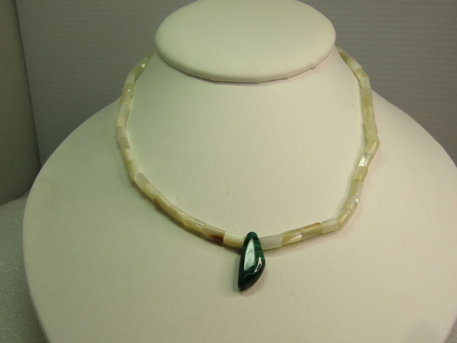 Vintage Mother-of-Pear & Malachite Beaded Necklace, Southwestern, 15", 1970''s-1980's - 3