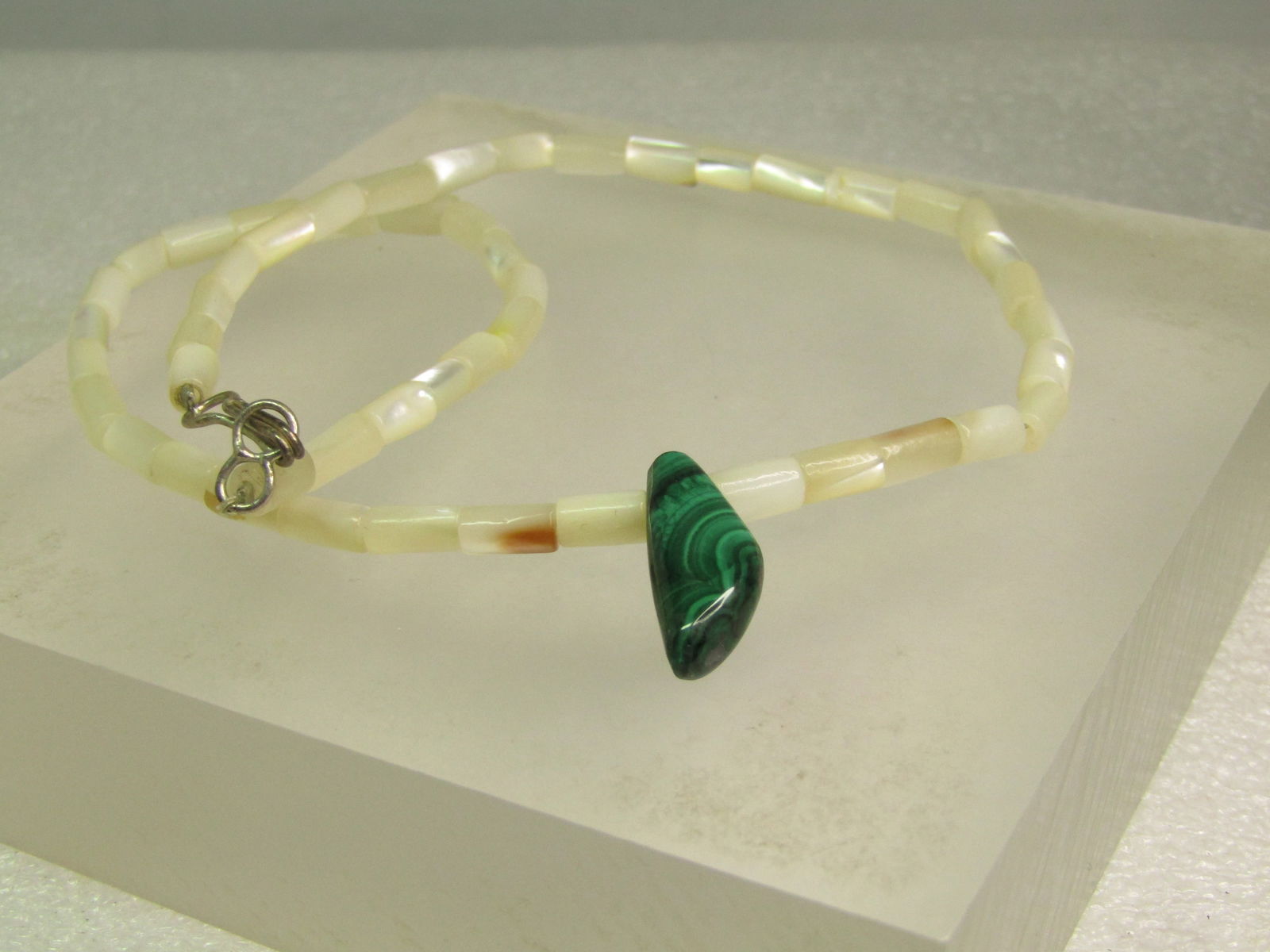 Vintage Mother-of-Pear & Malachite Beaded Necklace, Southwestern, 15", 1970''s-1980's - 5