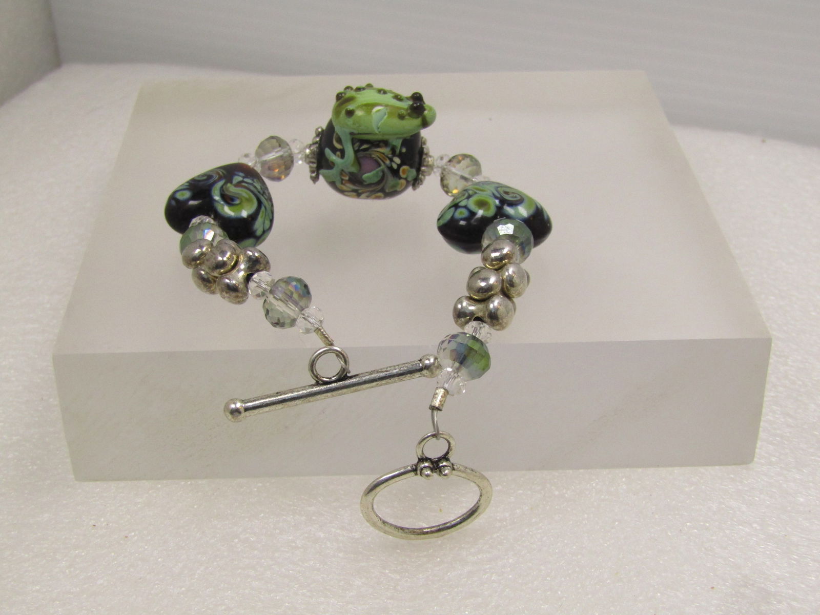 Vintage Brown/Green Art Glass Bracelet, Heart/Frog, Toggle Clasp, 7.25", 1990's - 4