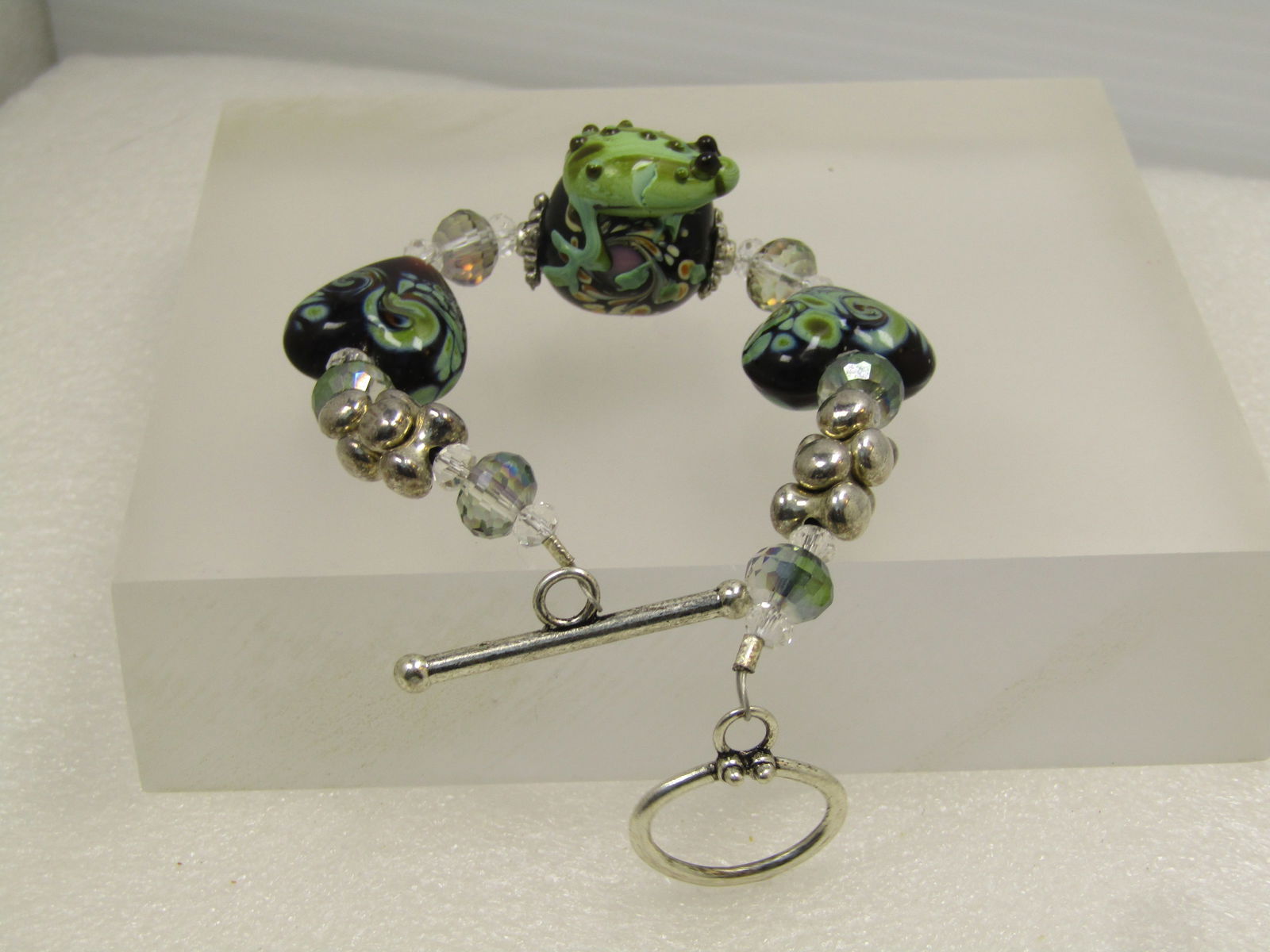 Vintage Brown/Green Art Glass Bracelet, Heart/Frog, Toggle Clasp, 7.25", 1990's - 5