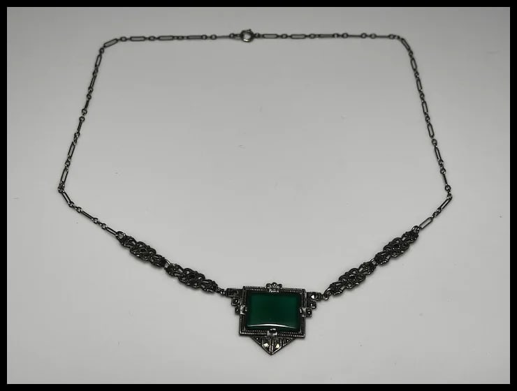 Vintage Art Deco Emerald Green Marcasite Necklace - 2