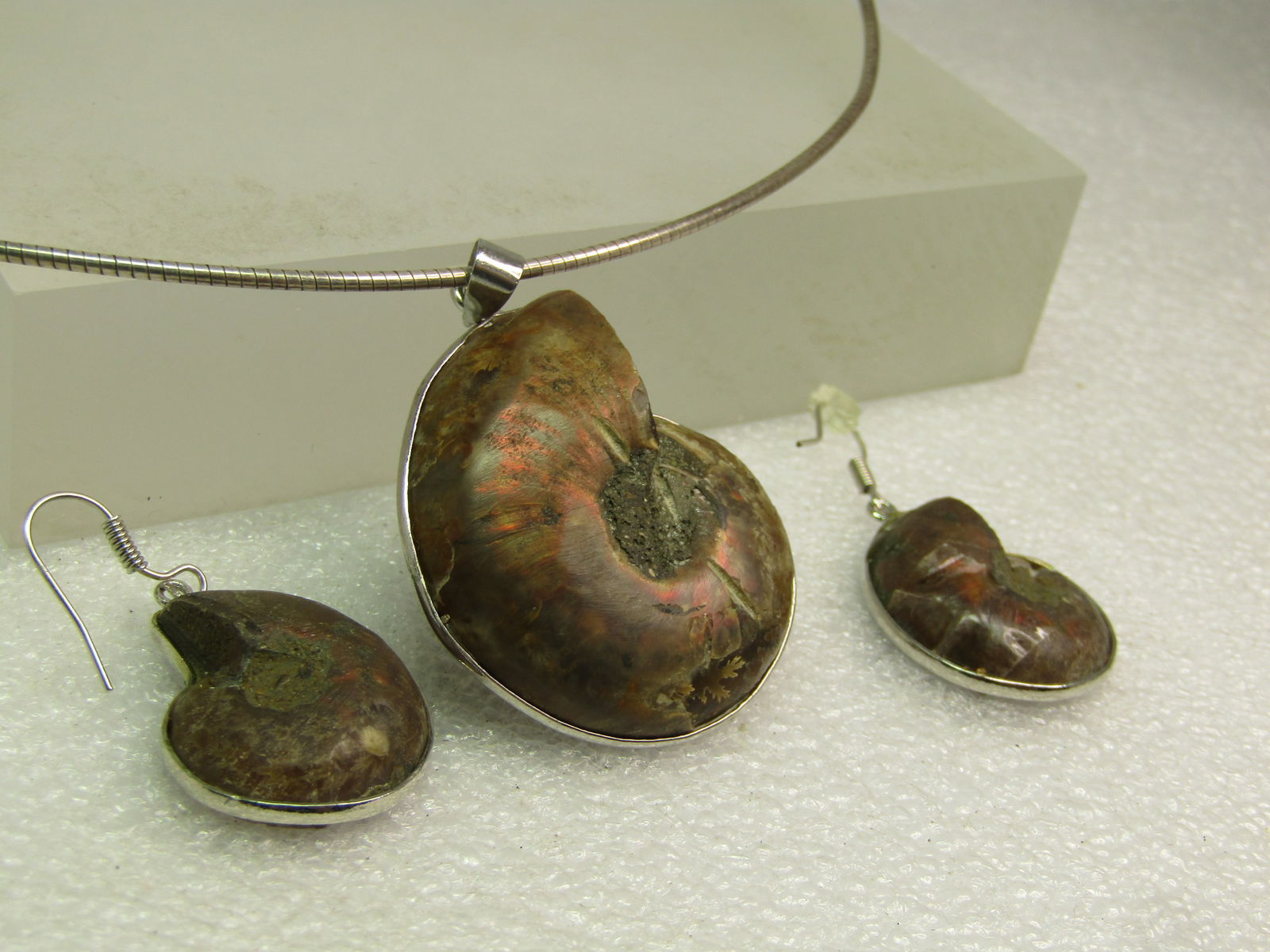 Vintage Ammonite Pendant on Sterling Omega Necklace, Pierced Earrings, 1980's - 6