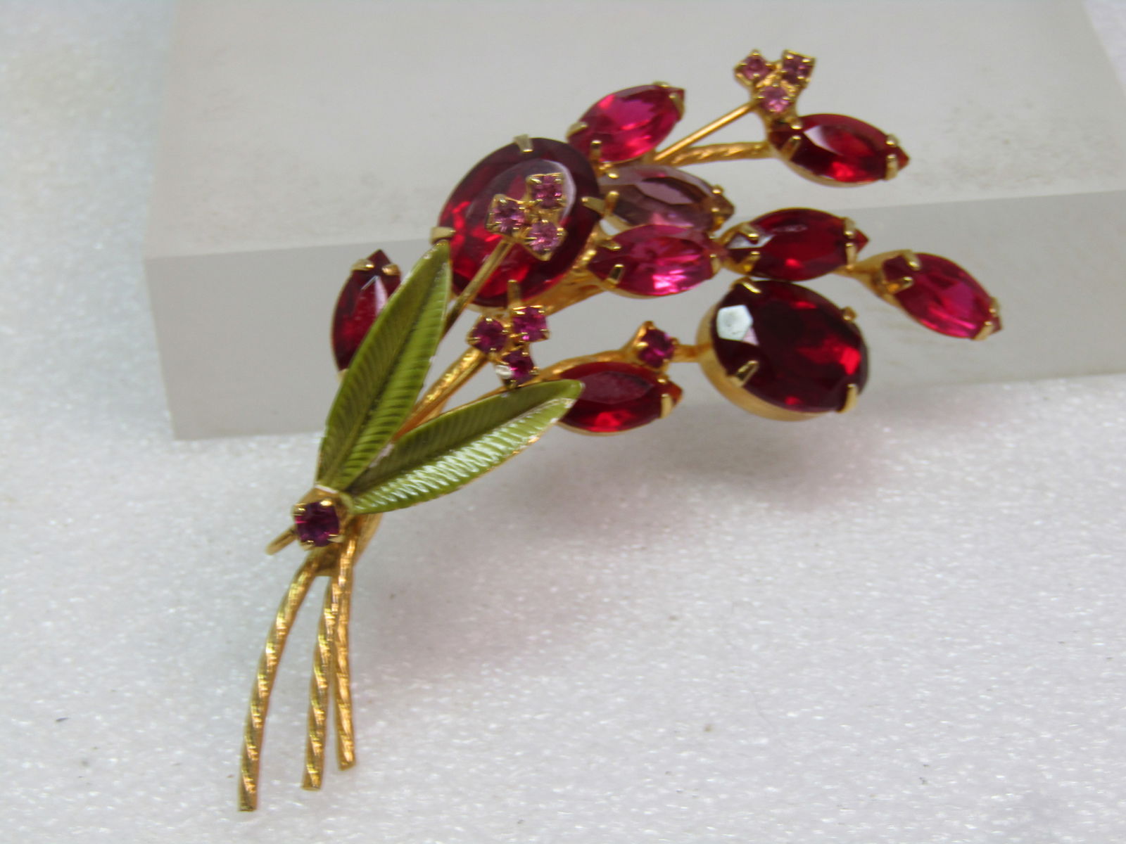Vintage Red Rhinestone Floral Brooch, Enameled Leaves, 1960's Juliana D&E - 3