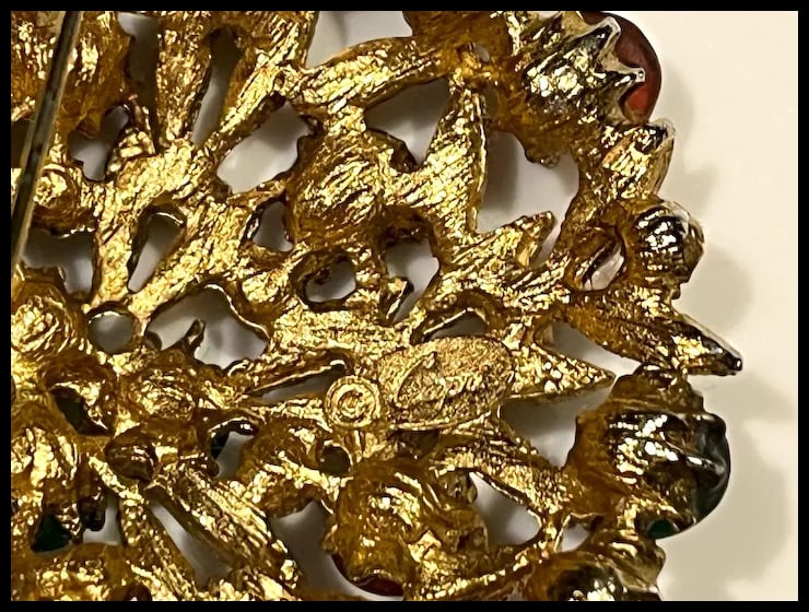 Vintage Signed Capri Brooch - 6