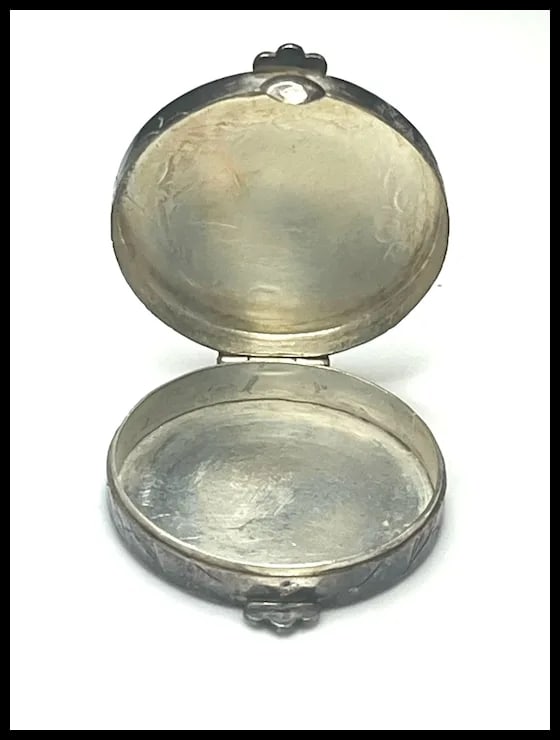 Vintage Sterling Silver and Turquoise Round Trinket/ Pill/ Keepsake Box - 5