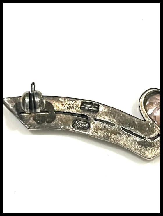 Vintage Sterling Silver Marcasite Brooch with Amethyst & Morganite Hearts - 5