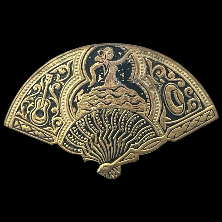 Vintage Damascene Spanish Flamenco Dancers Fan Brooch/Pin: Title: Vintage Damascene Spanish Flamenco Dancers Fan Brooch/Pin Description: Vintage Damascene Spanish Flamenco Dancers Fan Brooch/PinHallmarked: No Hallmark Seen- Gold Tone MetalWeighs 6.9 grams