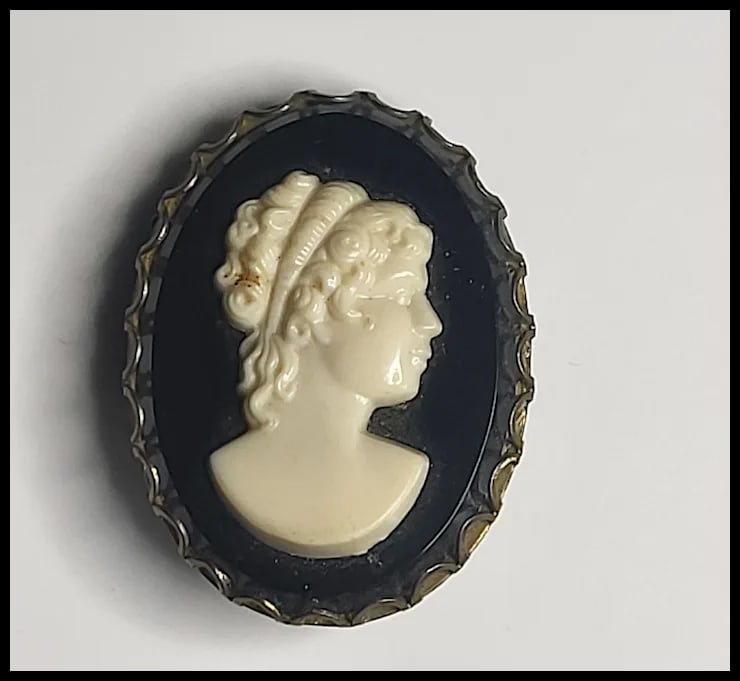 Vintage Black Costume Cameo Brooch/Pin - 2