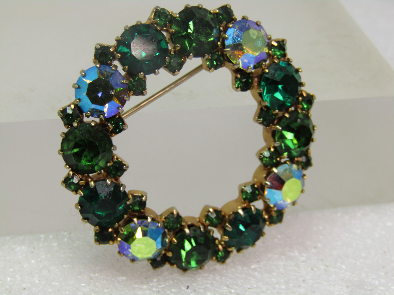 Vintage Green Aurora Borealis Brooch, Signed Karu Arke, 1950's - 4