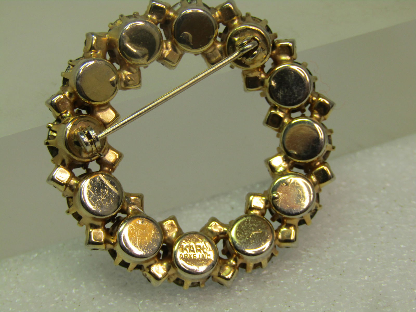 Vintage Green Aurora Borealis Brooch, Signed Karu Arke, 1950's - 5