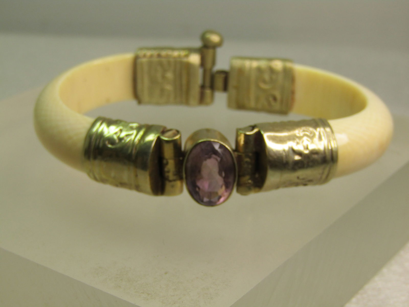 Vintage Bone Cuff Bracelet with Amethyst, Pin Clasp, 6.75", 1970's-1980's - 3