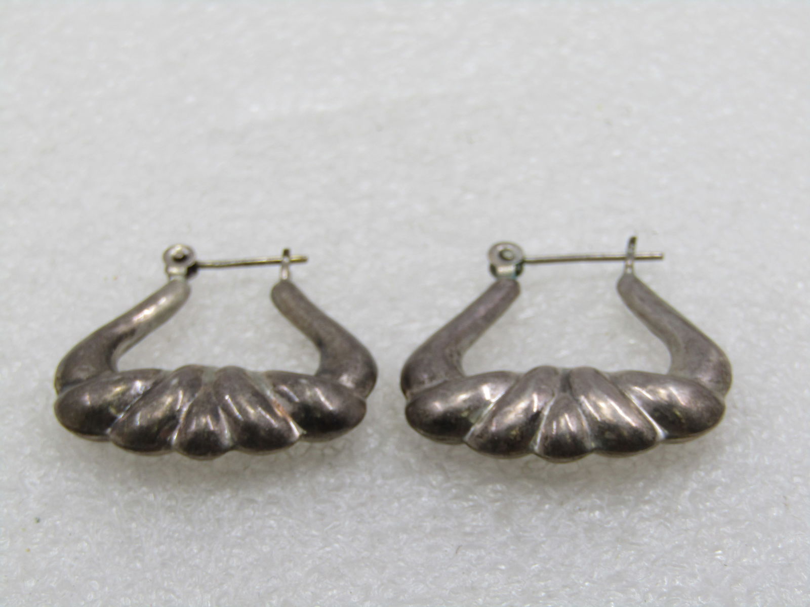 Vintage Sterling Puffy Hoop Earring with Ridged Design, 1960's-1970's, Boho - 4