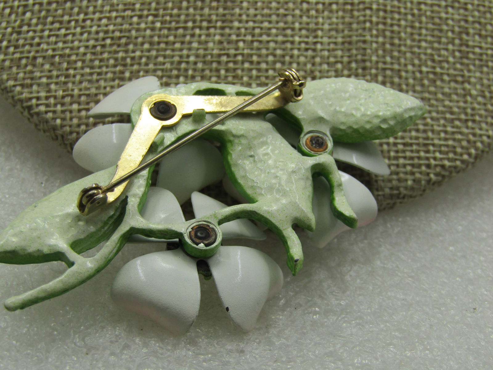 Vintage Enameled Dogwood Brooch, White/Green Mid-Century - 4