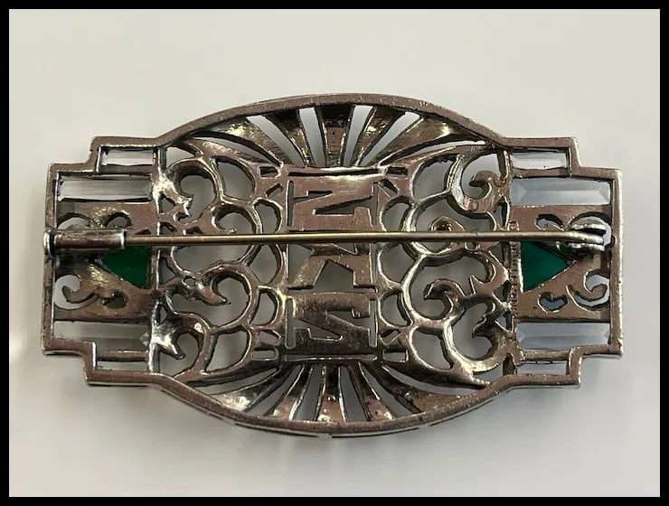 Vintage Lot of Art Deco Brooches set with Chrysoprase and Marcasite - 4