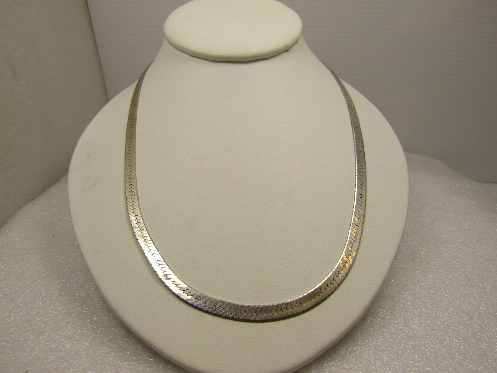 Vintage Sterling Herringbone Necklace, Reversible, 20", Unisex, Signed IBB, 1980's: Vintage Sterling Herringbone Necklace, Reversible, 20", Unisex, Signed IBB, 1980's. IBB is International Bullion & Metal Brokers in business since 1974. This necklace has a lobster clasp and is appx.
