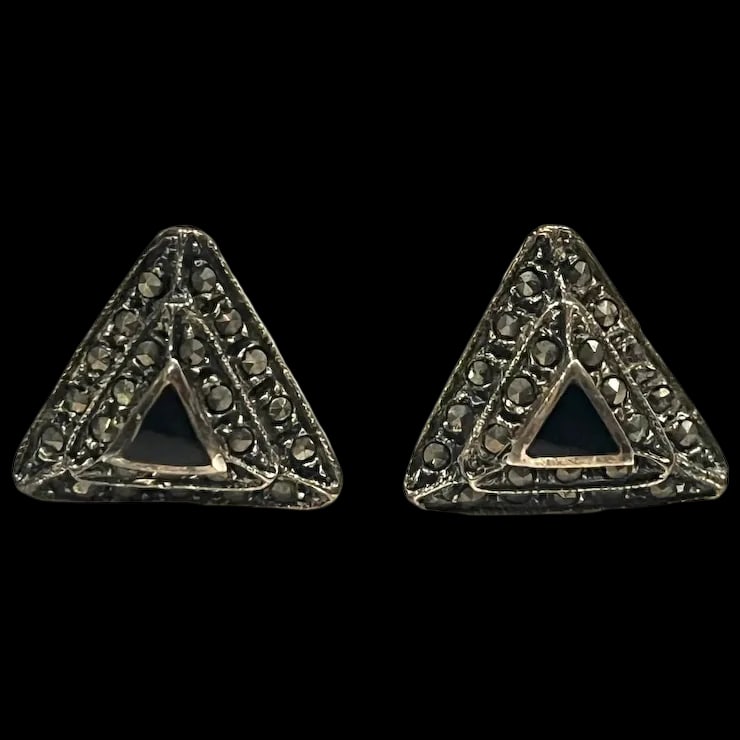 Vintage Sterling Silver, Marcasite, Black Onyx Triangle Post Earrings: Title: Vintage Sterling Silver, Marcasite, Black Onyx Triangle Post Earrings Description: Sterling Silver Marcasite Black Onyx Triangle Post EarringsHallmarked 925 Sterling Silver, Marcasite, Black On