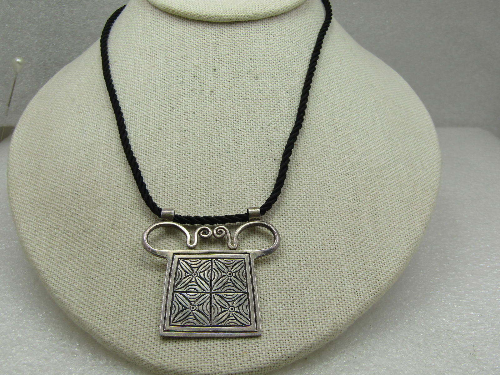 Vintage Sterling Silver Necklace, Bali Vibe, 16.5" (1 of 6)