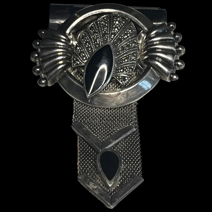 Vintage Sterling Silver Marcasite and Onyx Chain Brooch: Title: Vintage Sterling Silver Marcasite and Onyx Chain Brooch Description: Vintage Sterling Silver Marcasite and Onyx Chain BroochSterling Silver, Onyx, MarcasiteWeighs 17.1 gramsMeasures 2.25 x